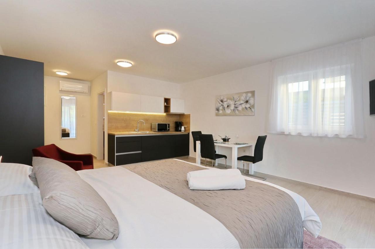 Villa Ankora 1 With Heated Pool Biograd Na Moru Eksteriør billede