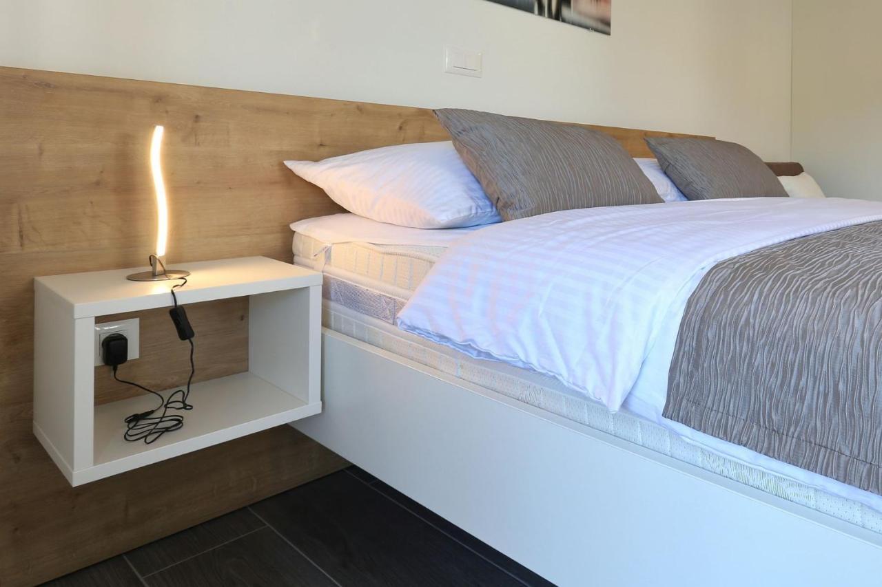 Villa Ankora 1 With Heated Pool Biograd Na Moru Eksteriør billede